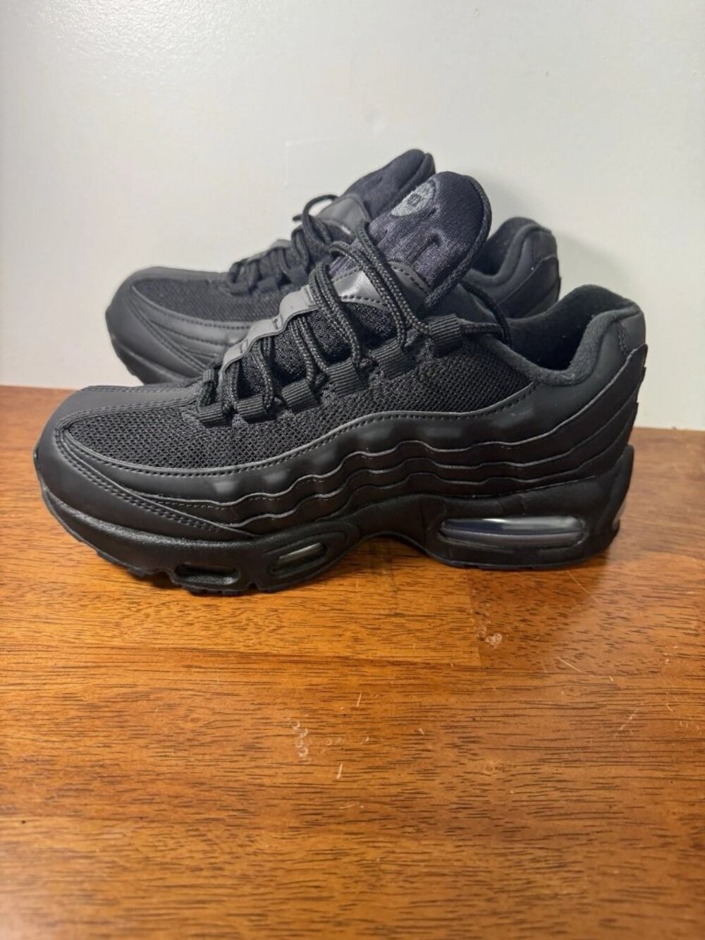 Nike Air Max 95 Triple Black Men’s Shoes Size 6.5 / Women’s 8 HV6062-001